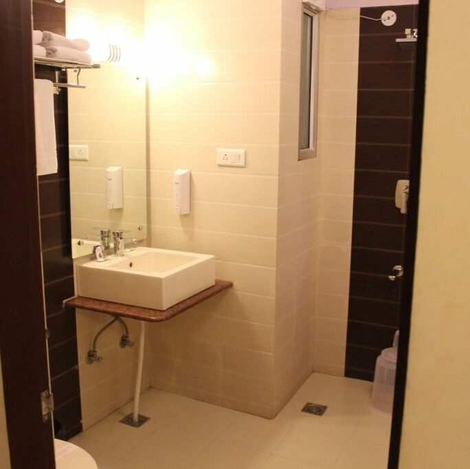 Royal Bathroom At Hotel Savi Regency