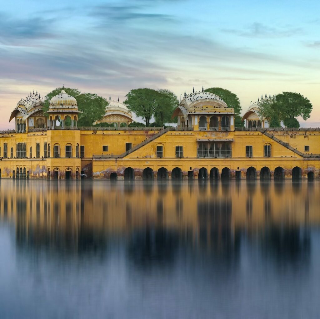 Jal mahal pink city with Hotel Savi Regency