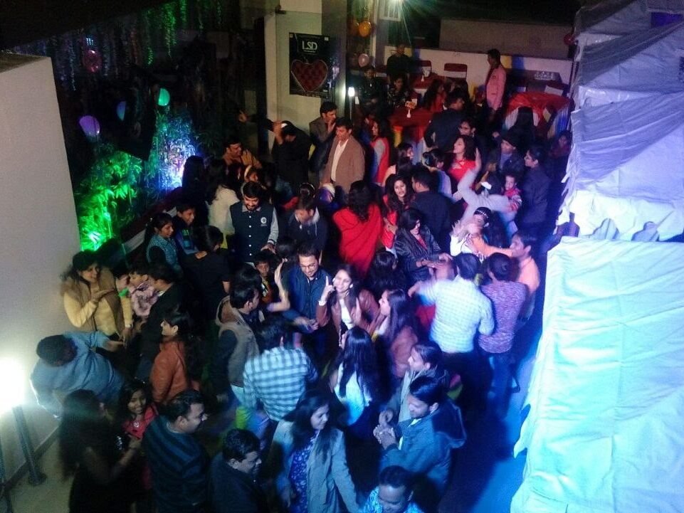 Experience of NYE Parties Jaipur Hotel Savi Regency